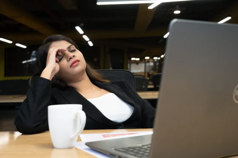 Tired-employee-130800-pixahive